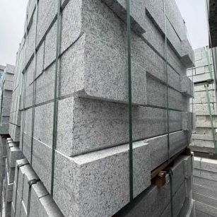 安康芝麻白路牙石 马路牙子