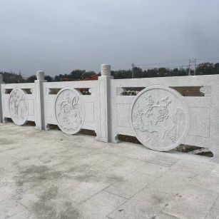 安康芝麻白河道栏杆 石材栏杆