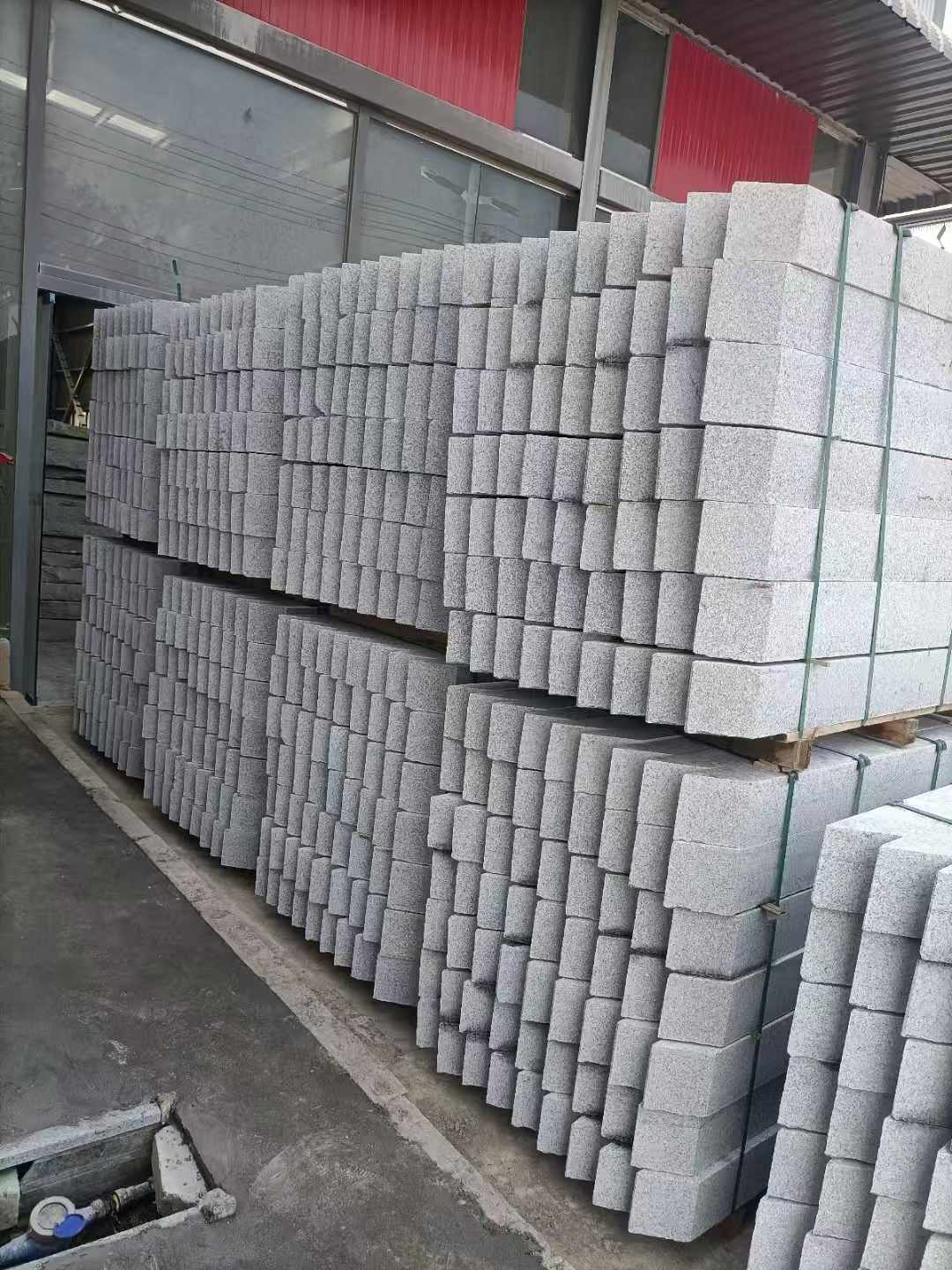 安康芝麻白树围石 树池