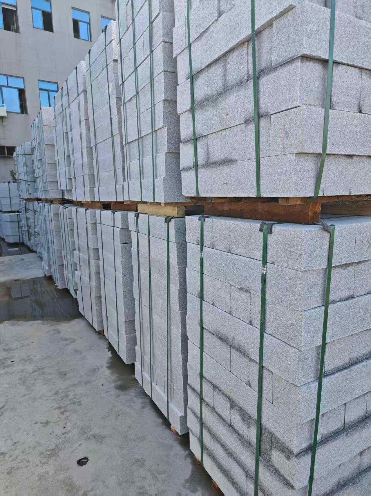 安康芝麻白路牙石，路侧石