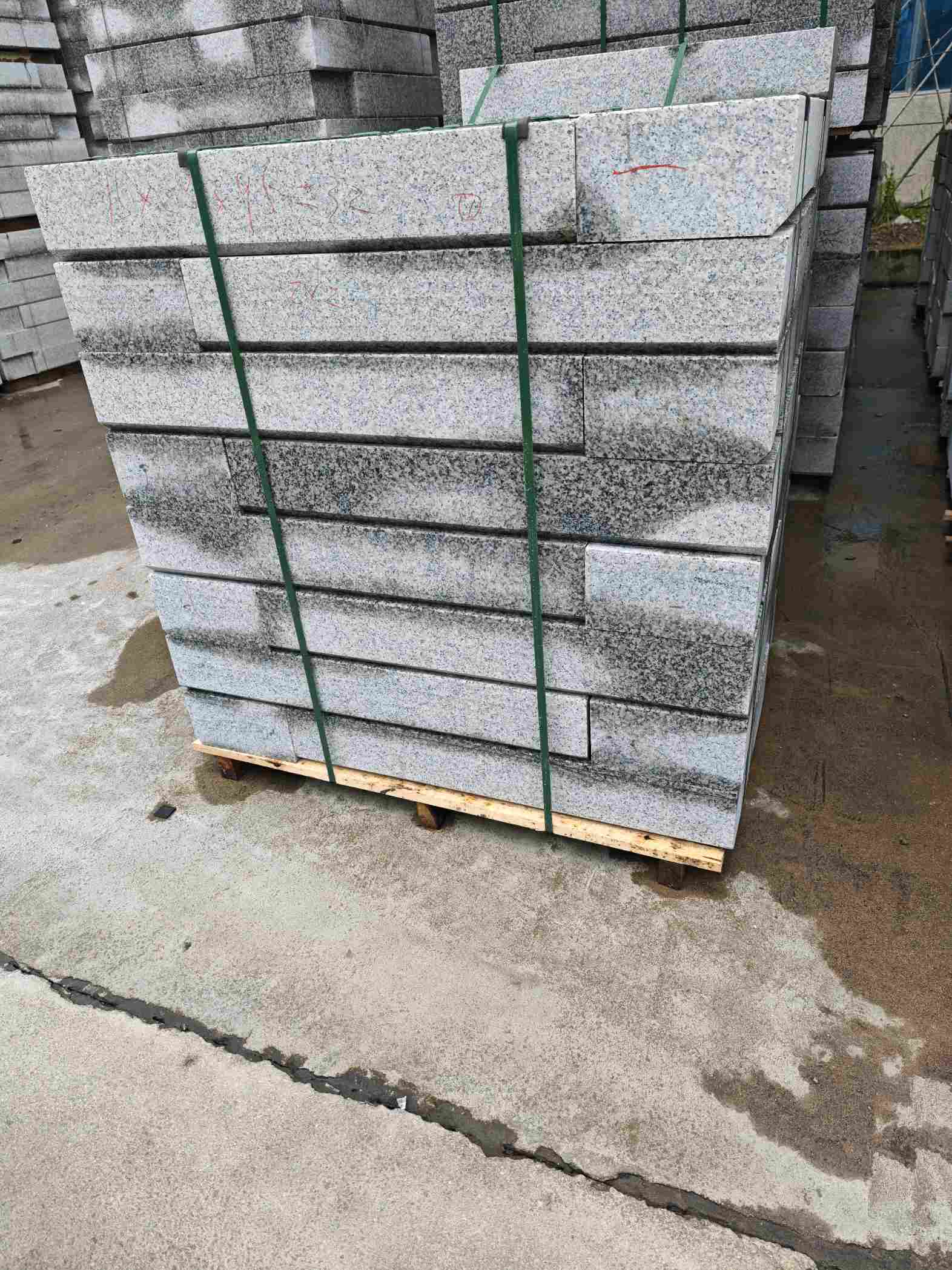 安康芙蓉白路牙石，马路牙子