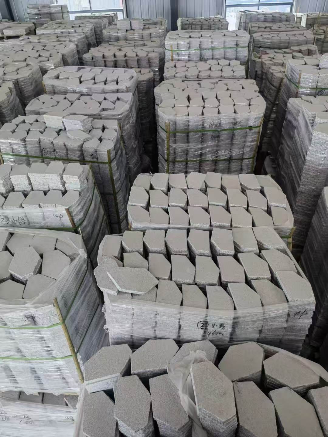 安康芝麻白石材冰裂纹，碎拼。