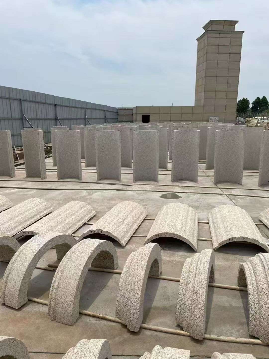 安康黄金麻别墅柱皮 异形 线条定制